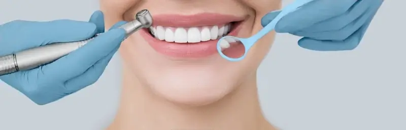 Dentysta - piękny uśmiech, białe zęby
